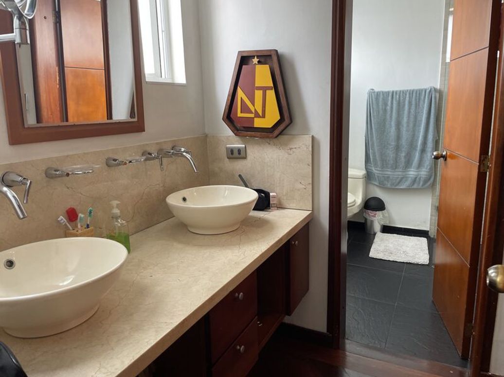 Apartamento de 3 alcobas en venta en Santa Bibiana, Bogotá, 200 m² · foto 15 de 18