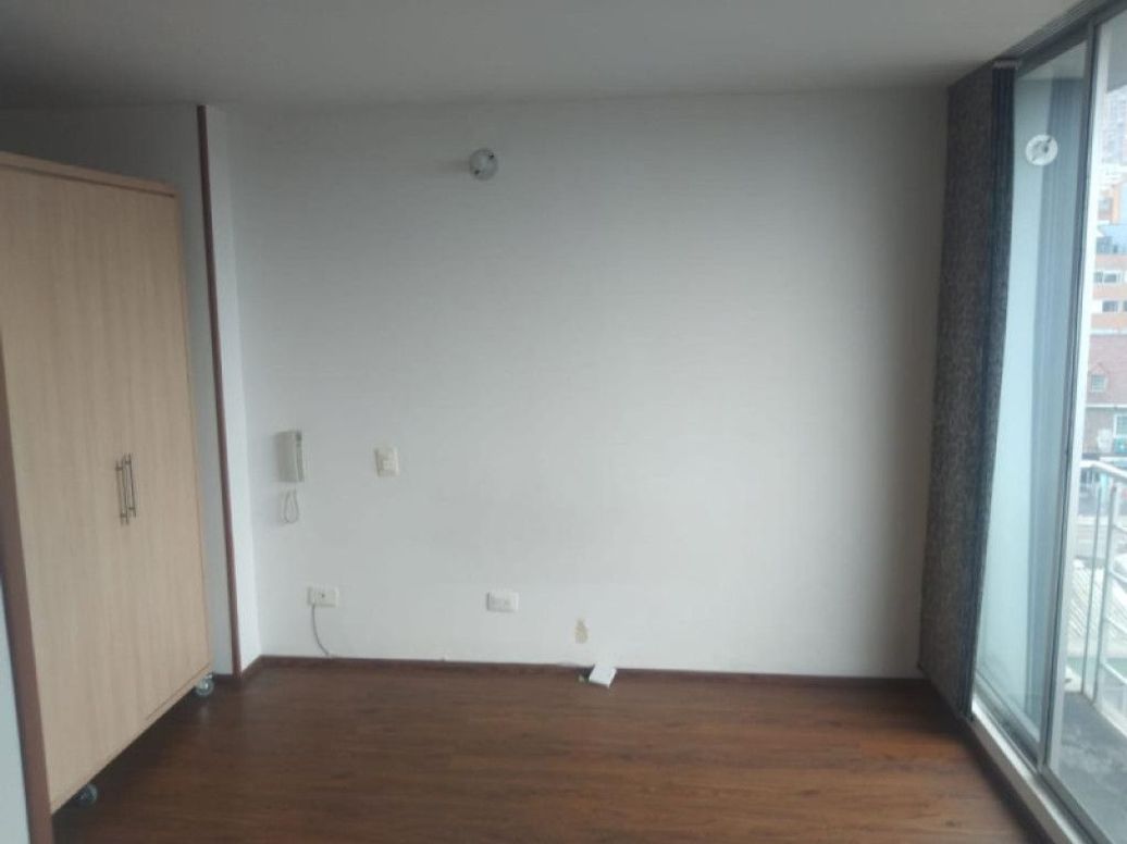 Apartaestudio en venta en Chapinero Central, Bogotá, 34 m² · foto 3 de 13