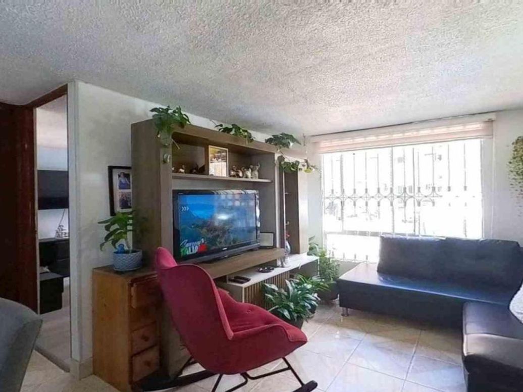 Apartamento de 2 alcobas en venta en Campo Alegre, Bogotá, 38 m² · foto 2 de 20