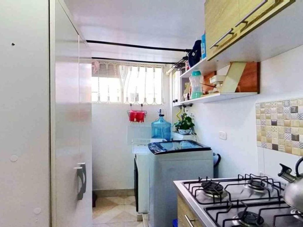 Apartamento de 2 alcobas en venta en Campo Alegre, Bogotá, 38 m² · foto 8 de 20