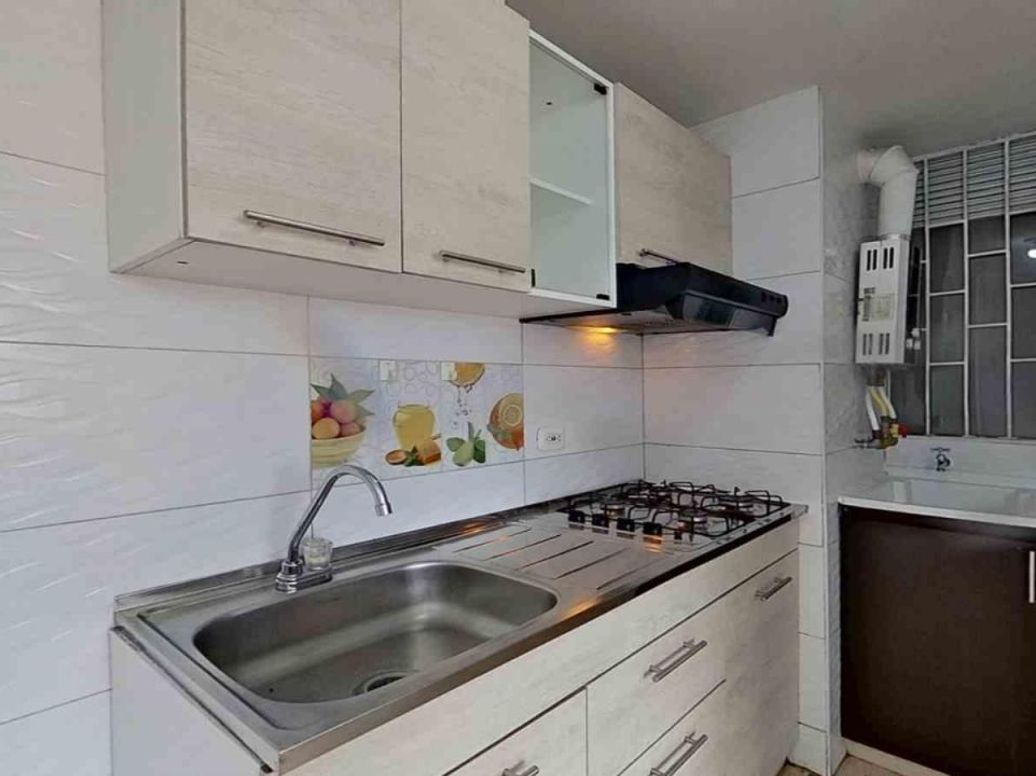 Apartamento de 3 alcobas en venta en Los Naranjos, Bogotá, 37 m² · foto 15 de 18