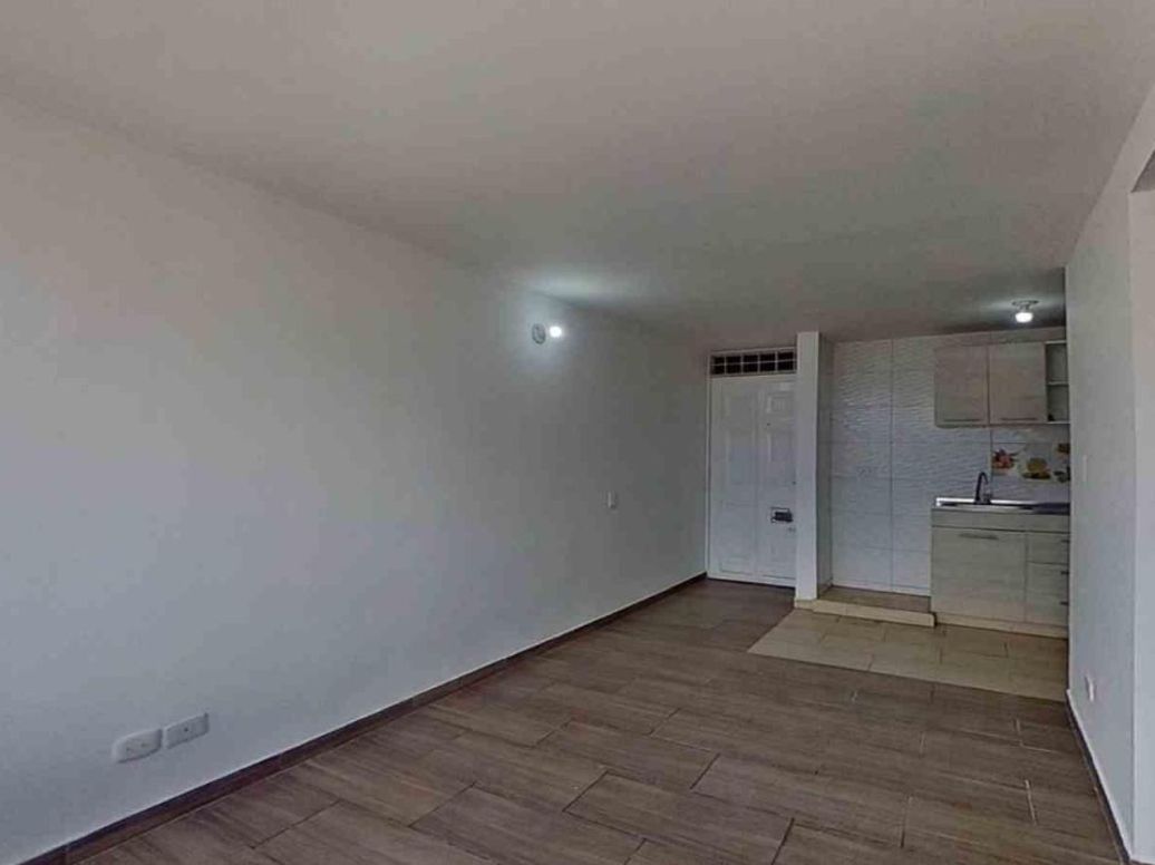 Apartamento de 3 alcobas en venta en Los Naranjos, Bogotá, 37 m² · foto 2 de 18