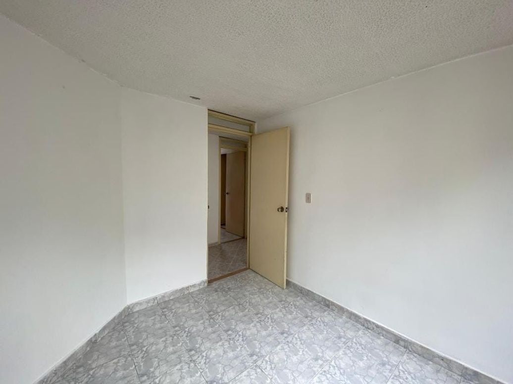 Apartamento de 3 alcobas en venta en Timiza A, Bogotá, 49 m² · foto 11 de 12