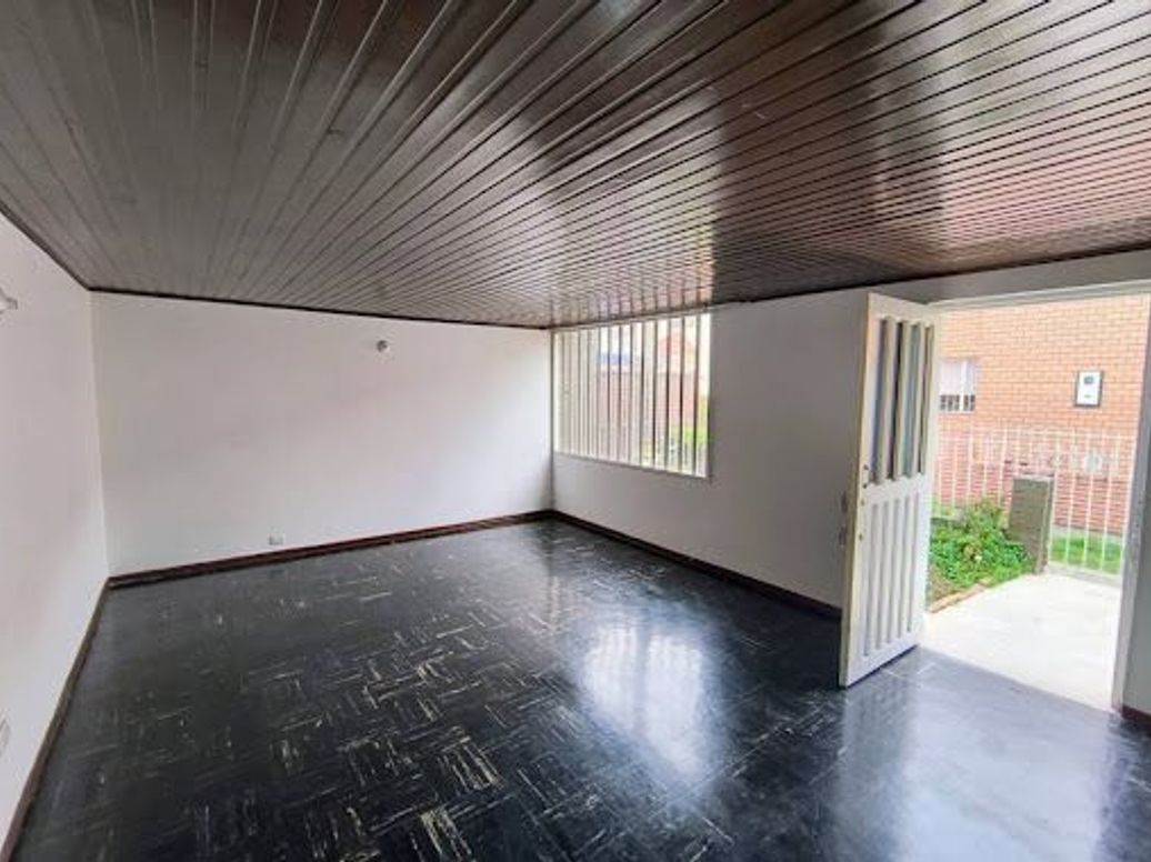 Casa de 5 alcobas en venta en San Fernando, Bogotá, 102 m² · foto 9 de 20