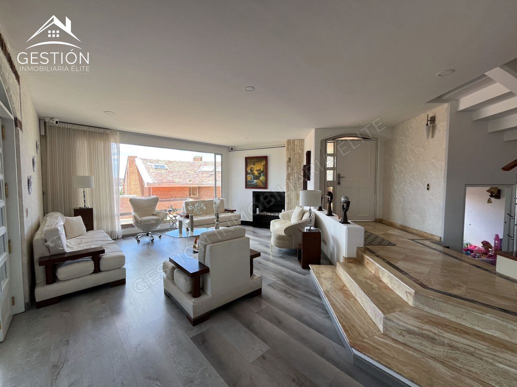 Casa de 4 alcobas en venta en San José De Bavaria, Bogotá, 218 m² · foto 3 de 20