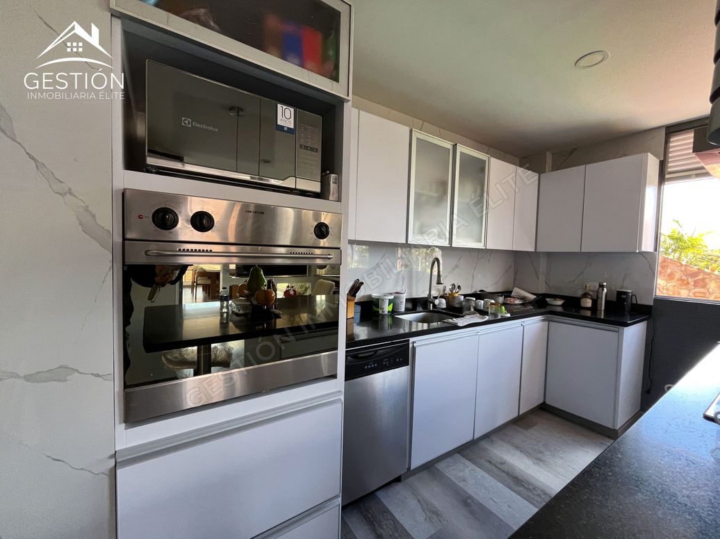 Casa de 4 alcobas en venta en San José De Bavaria, Bogotá, 218 m² · foto 9 de 20