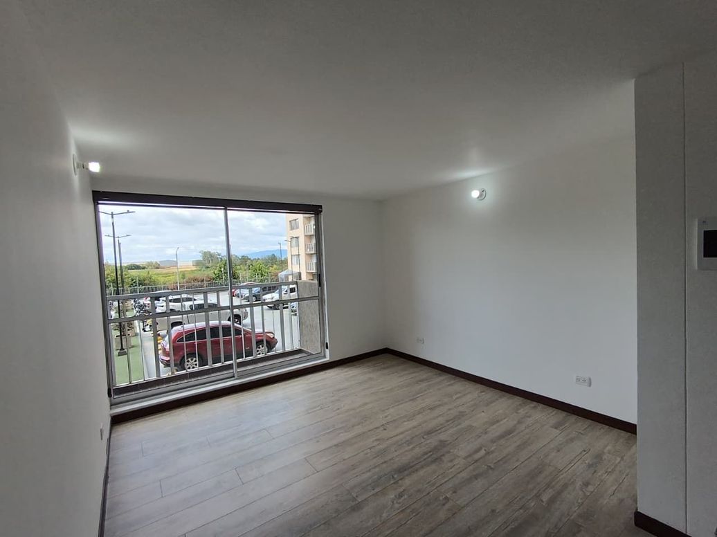 Apartamento de 3 alcobas en venta en Gran Granada, Bogotá, 62 m² · foto 2 de 20