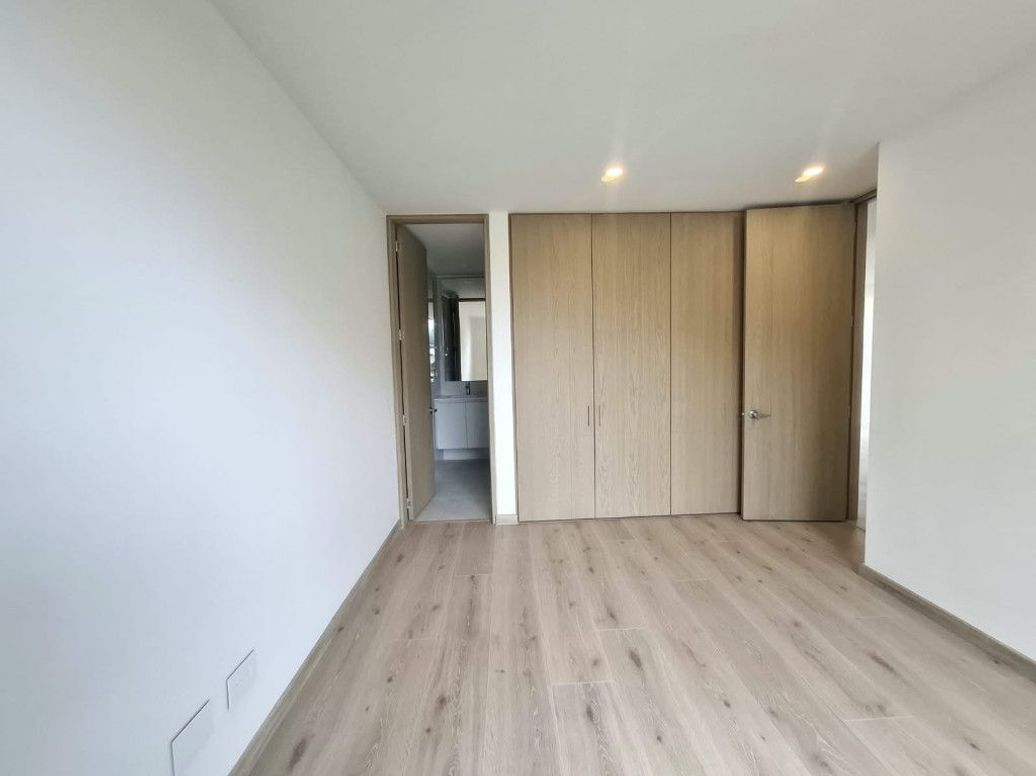 Apartamento de 3 alcobas en venta en La Esperanza Norte, Bogotá, 177 m² · foto 12 de 20