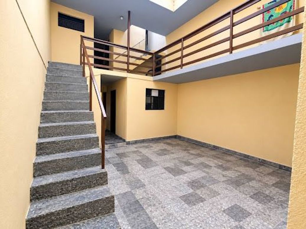 Casa de 7 alcobas en venta en Las Ferias, Bogotá, 277 m² · foto 8 de 20