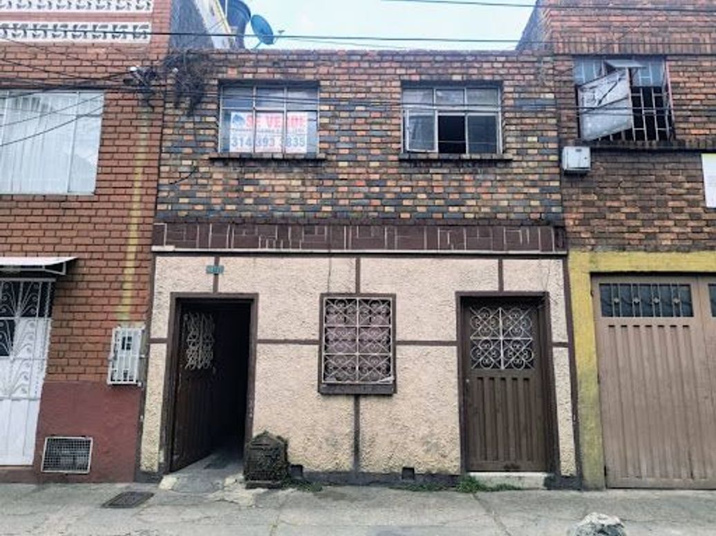 Casa de 7 alcobas en venta en Las Ferias, Bogotá, 277 m² · foto 3 de 20