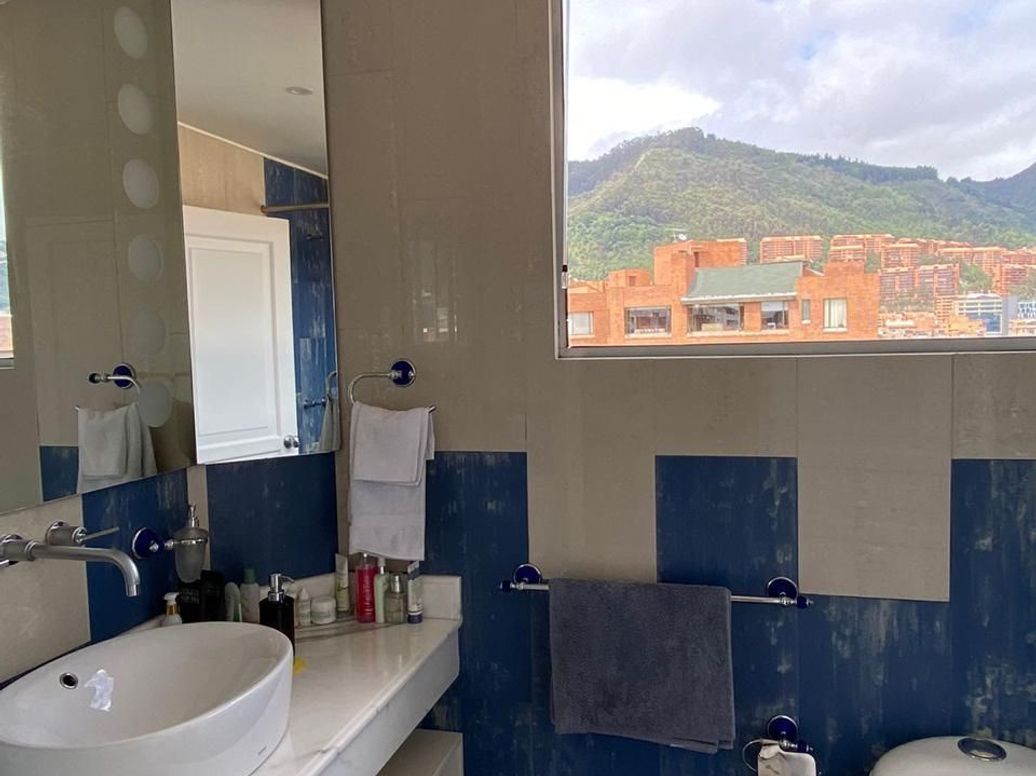 Apartamento de 4 alcobas en venta en Santa Barbara Central, Bogotá, 500 m² · foto 8 de 20