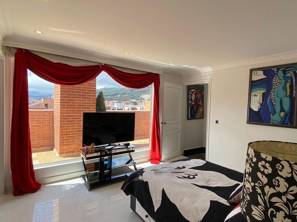 Apartamento de 4 alcobas en venta en Santa Barbara Central, Bogotá, 500 m² · foto 13 de 20