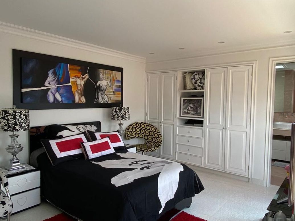 Apartamento de 4 alcobas en venta en Santa Barbara Central, Bogotá, 500 m² · foto 18 de 20