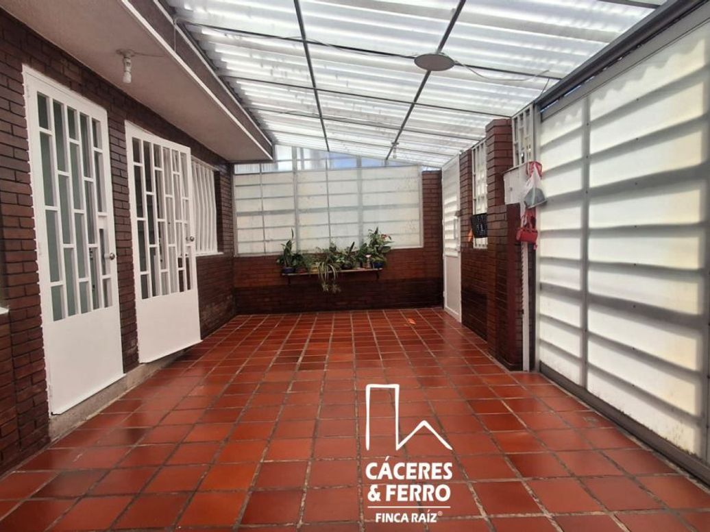 Casa de 12 alcobas en venta en La Soledad Norte, Bogotá, 340 m² · foto 3 de 20