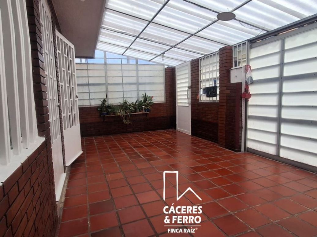 Casa de 12 alcobas en venta en La Soledad Norte, Bogotá, 340 m² · foto 4 de 20
