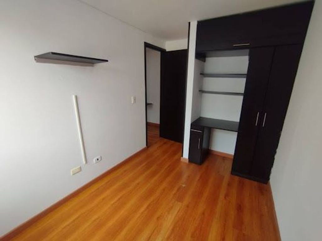 Apartamento de 3 alcobas en venta en Alcaparros, Bogotá, 60 m² · foto 4 de 20