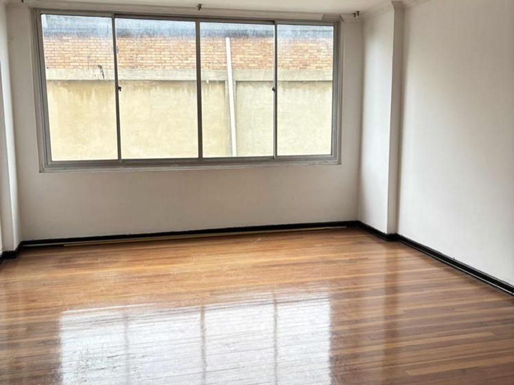Apartamento de 2 alcobas en venta en Las Nieves, Bogotá, 74 m² · foto 3 de 20