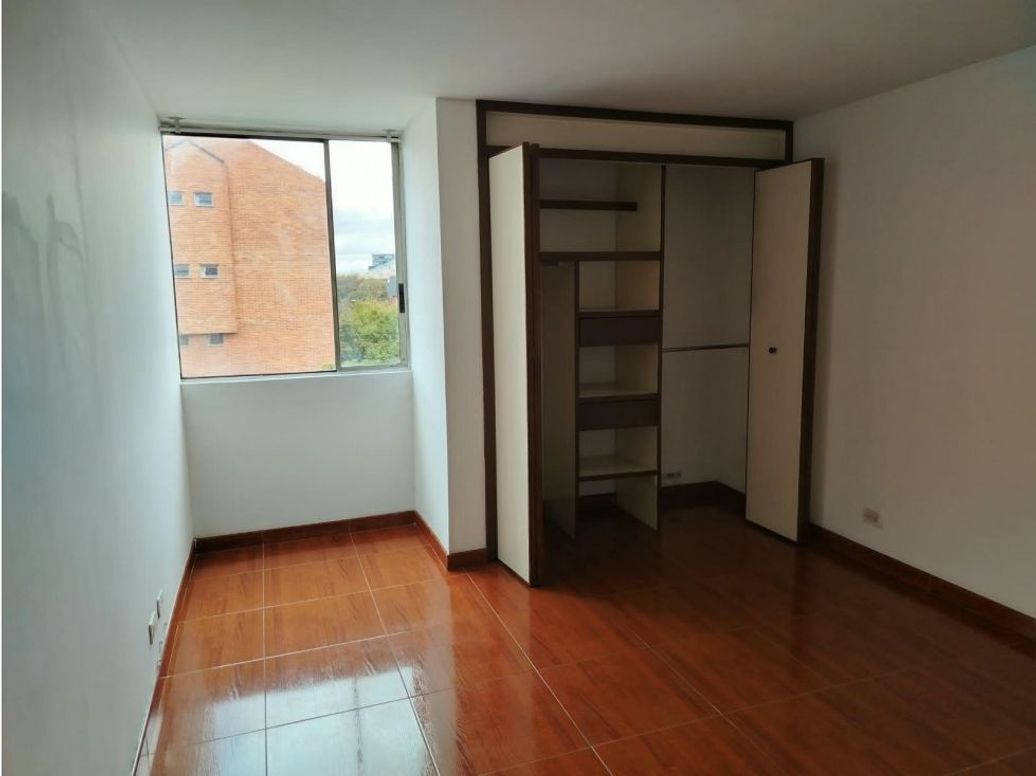 Apartamento de 3 alcobas en venta en Mirandela, Bogotá, 72 m² · foto 3 de 15