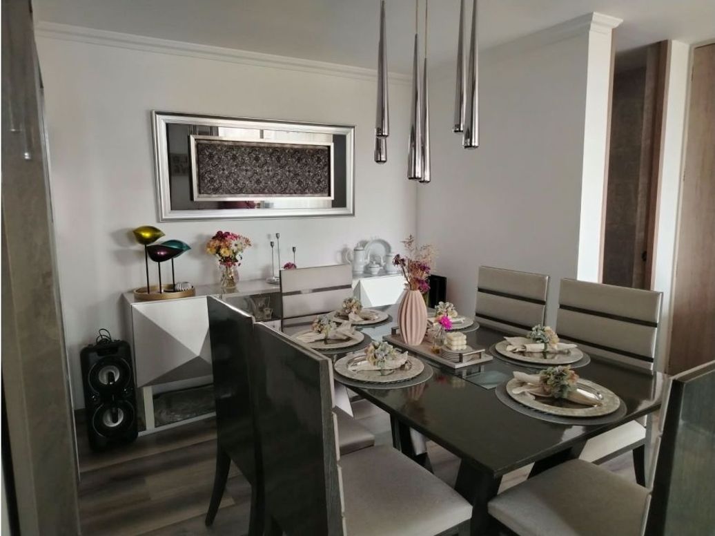 Apartamento de 3 alcobas en venta en Mazurén, Bogotá, 105 m² · foto 2 de 17