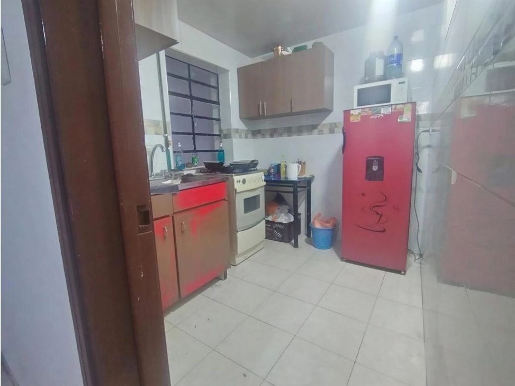 Casa de 12 alcobas en venta en Ciudad Jardín Norte, Bogotá, 560 m² · foto 16 de 20