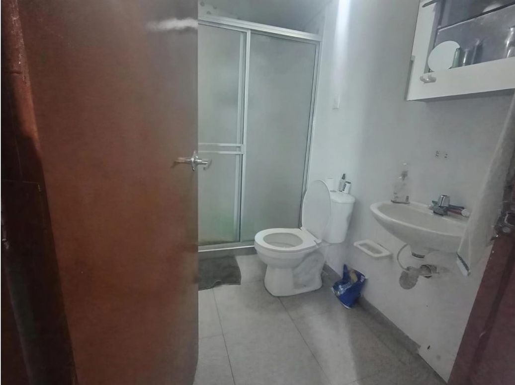 Casa de 12 alcobas en venta en Ciudad Jardín Norte, Bogotá, 560 m² · foto 15 de 20