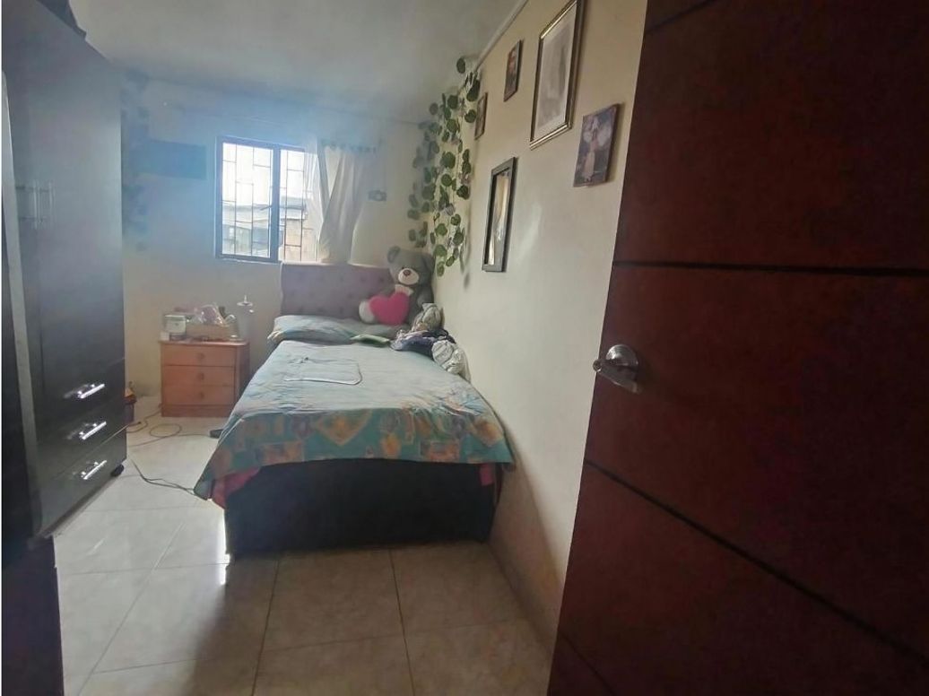 Casa de 12 alcobas en venta en Ciudad Jardín Norte, Bogotá, 560 m² · foto 14 de 20