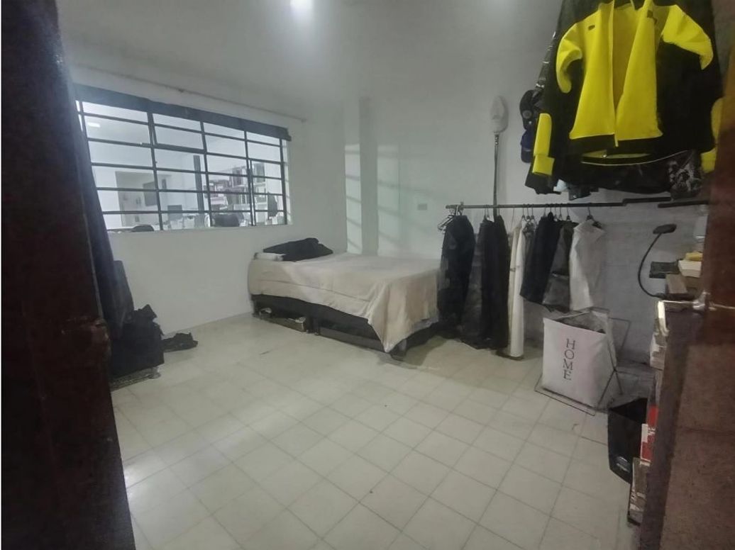 Casa de 12 alcobas en venta en Ciudad Jardín Norte, Bogotá, 560 m² · foto 18 de 20