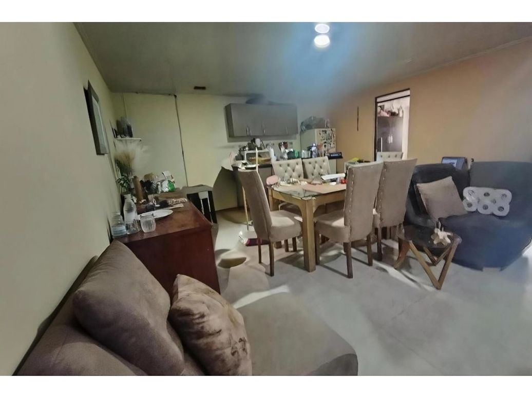 Casa de 12 alcobas en venta en Ciudad Jardín Norte, Bogotá, 560 m² · foto 3 de 20