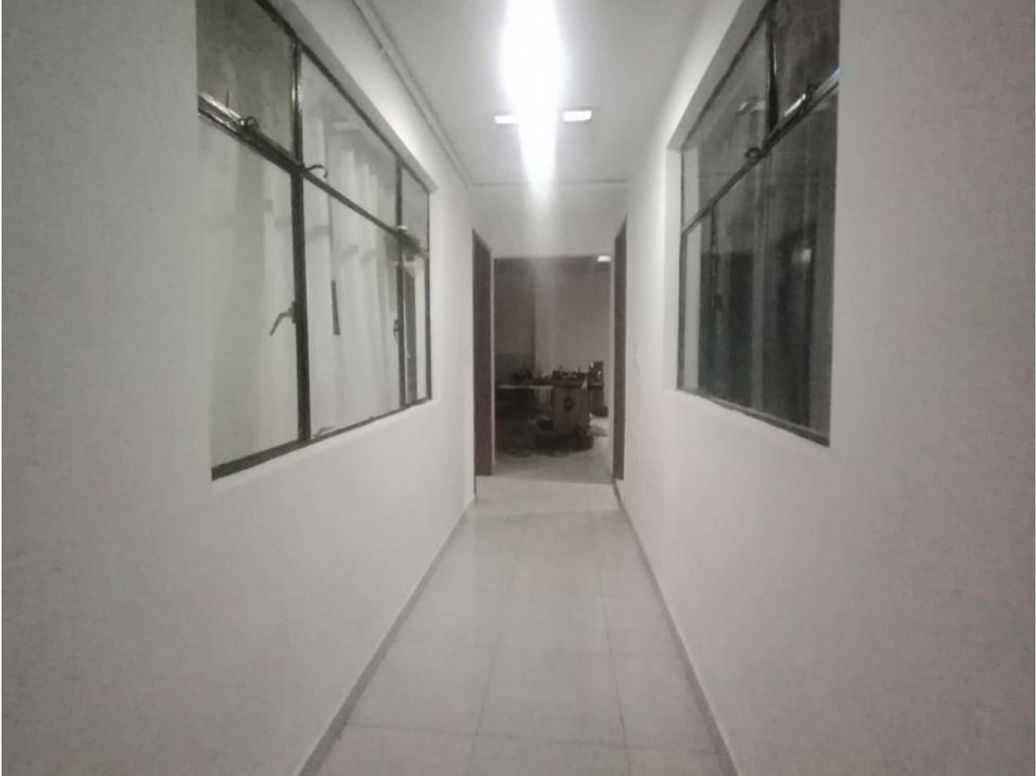 Casa de 12 alcobas en venta en Ciudad Jardín Norte, Bogotá, 560 m² · foto 20 de 20