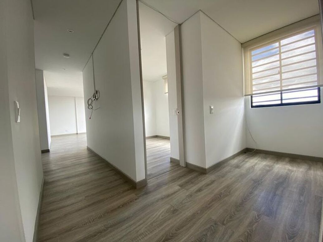 Apartamento de 3 alcobas en venta en Los Andes, Bogotá, 89 m² · foto 2 de 20