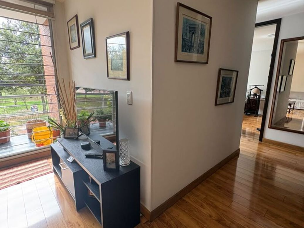 Apartamento de 3 alcobas en venta en Campin Occidental, Bogotá, 91 m² · foto 2 de 20