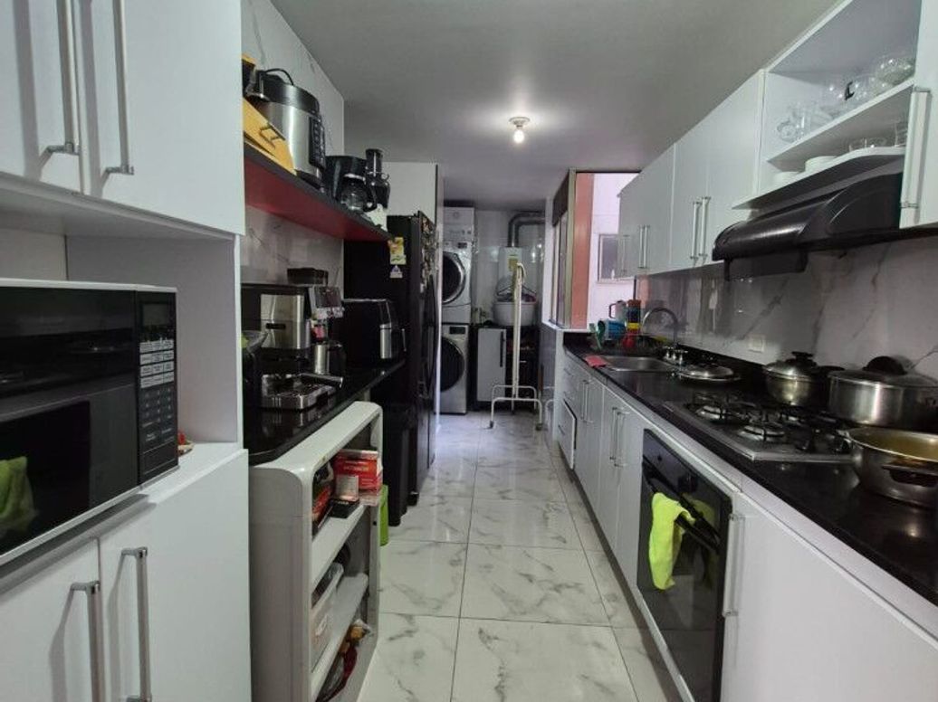 Apartamento de 4 alcobas en venta en Ub. El Dorado, Bogotá, 127 m² · foto 11 de 20