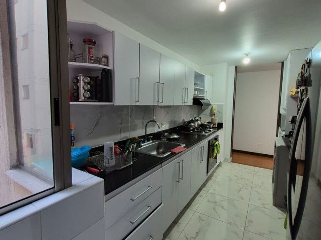 Apartamento de 4 alcobas en venta en Ub. El Dorado, Bogotá, 127 m² · foto 13 de 20