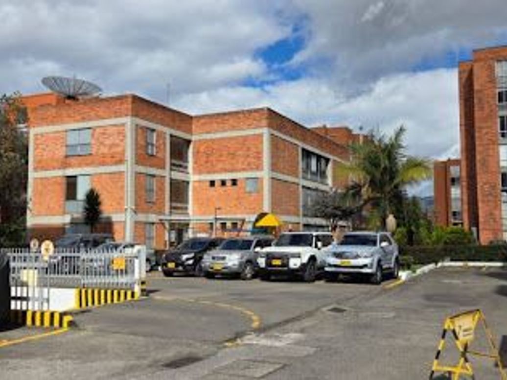 Apartamento de 3 alcobas en venta en Santa Cecilia Modelia, Bogotá, 61 m² · foto 2 de 20