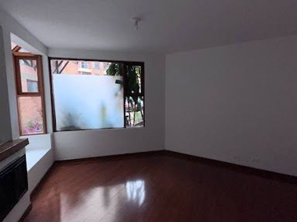 Casa de 3 alcobas en venta en Santa Bibiana, Bogotá, 116 m² · foto 2 de 17