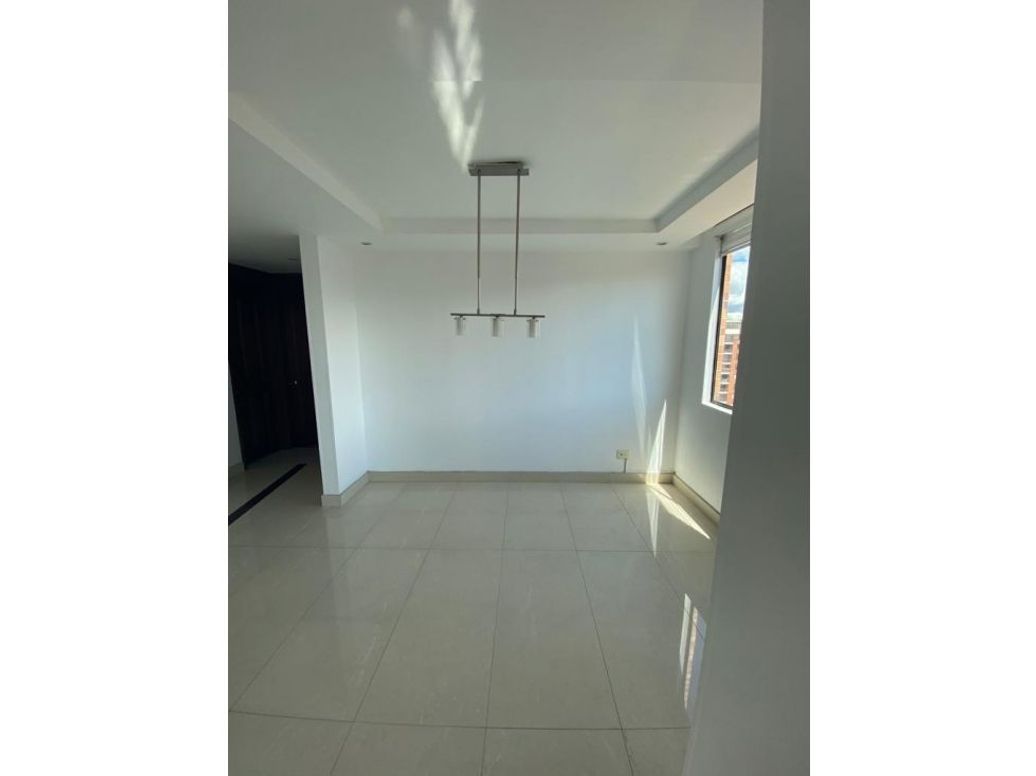 Apartamento de 3 alcobas en venta en Ciudad Salitre Occidental, Bogotá, 147 m² · foto 3 de 18