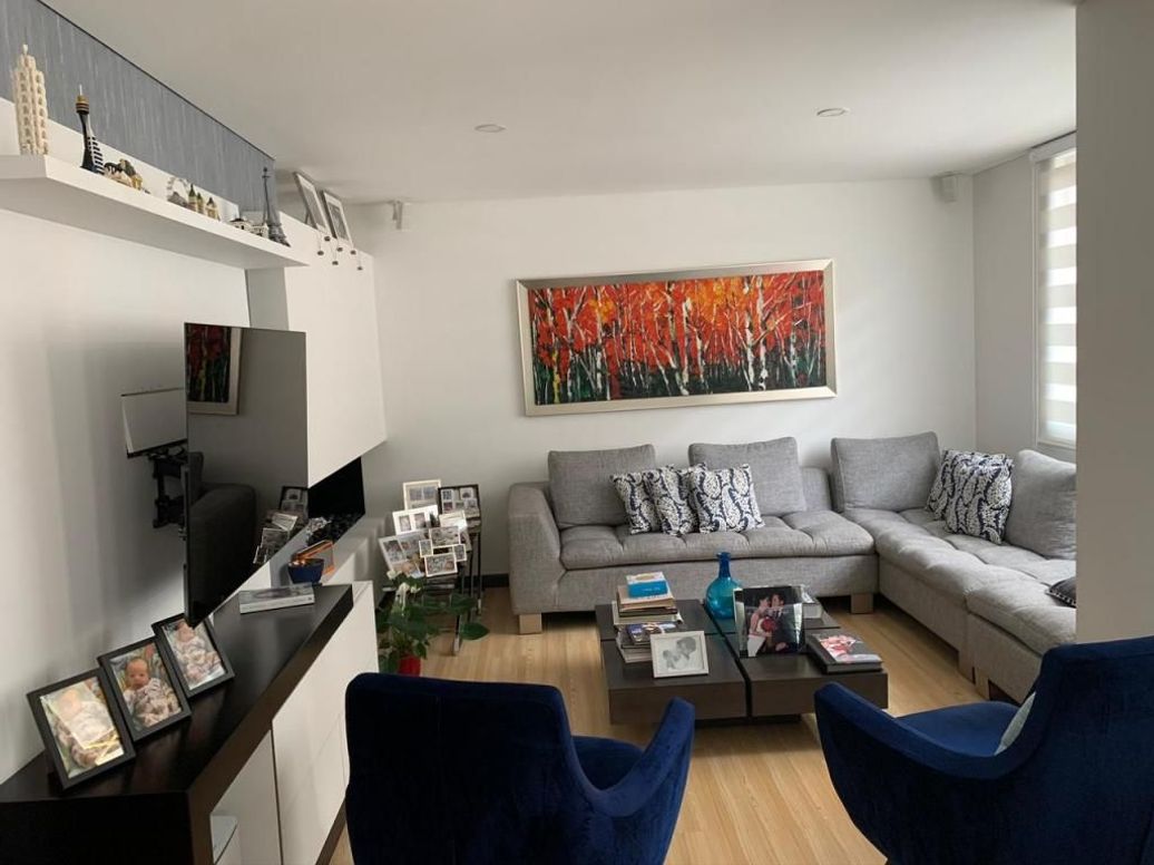 Apartamento de 2 alcobas en venta en Santa Barbara Central, Bogotá, 102 m² · foto 3 de 14