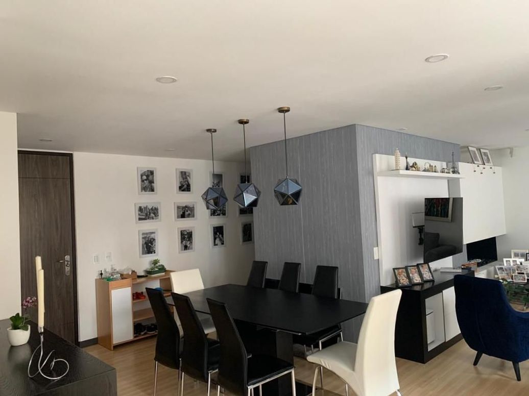 Apartamento de 2 alcobas en venta en Santa Barbara Central, Bogotá, 102 m² · foto 5 de 14