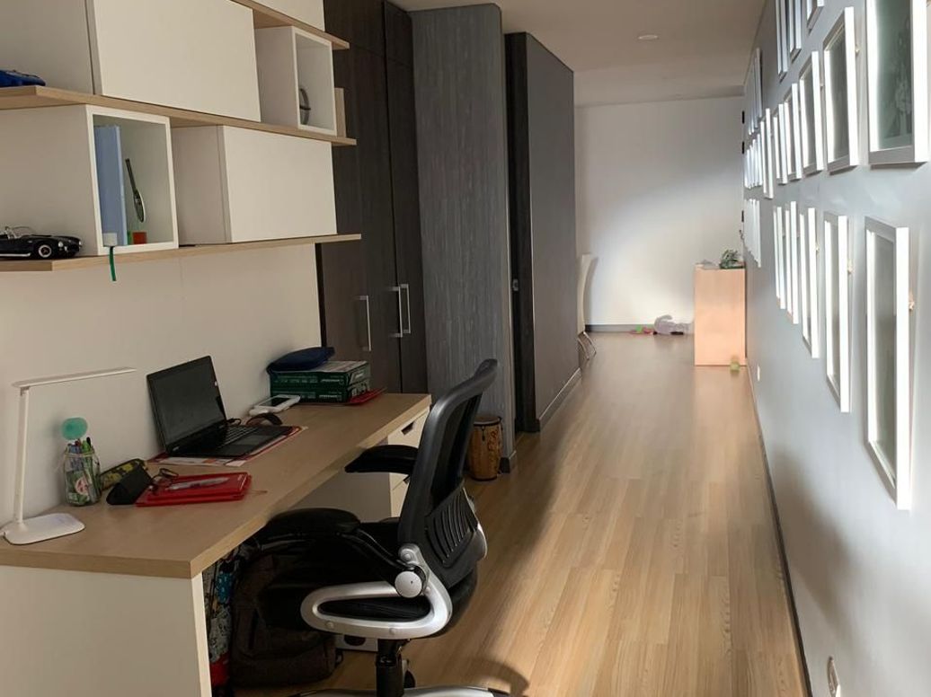Apartamento de 2 alcobas en venta en Santa Barbara Central, Bogotá, 102 m² · foto 7 de 14