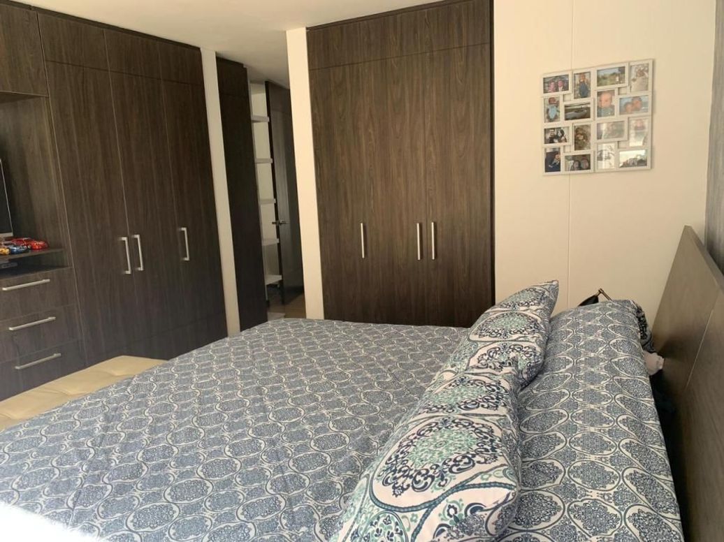Apartamento de 2 alcobas en venta en Santa Barbara Central, Bogotá, 102 m² · foto 8 de 14