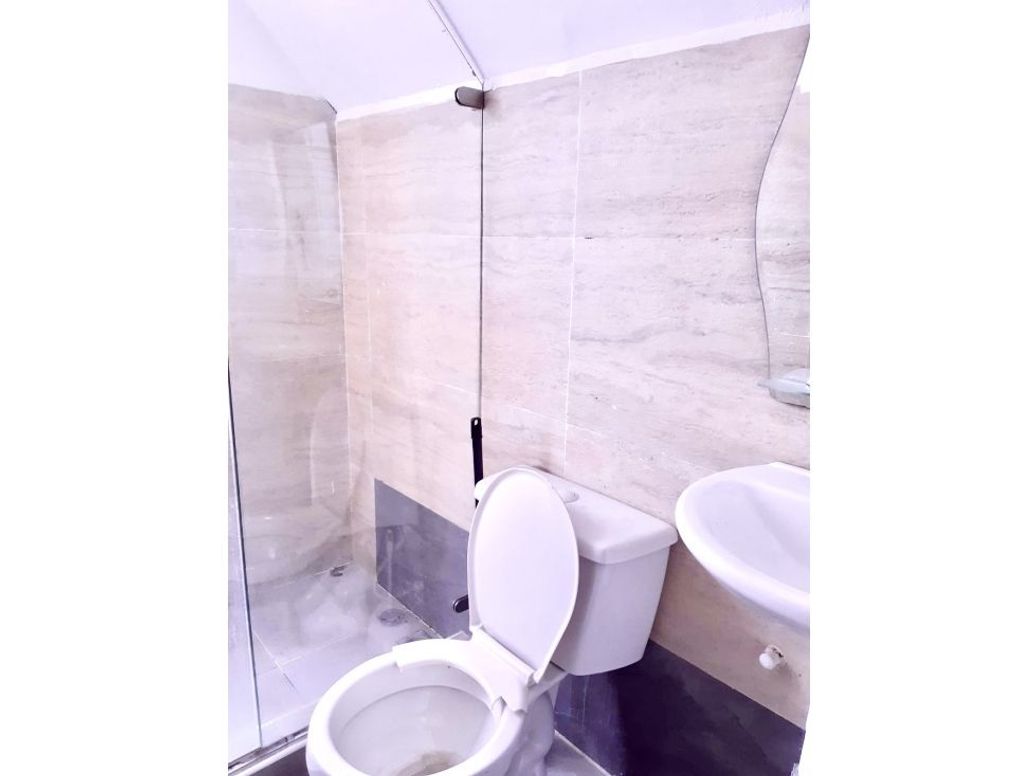 Casa de 7 alcobas en venta en Teusaquillo, Bogotá, 641 m² · foto 11 de 20
