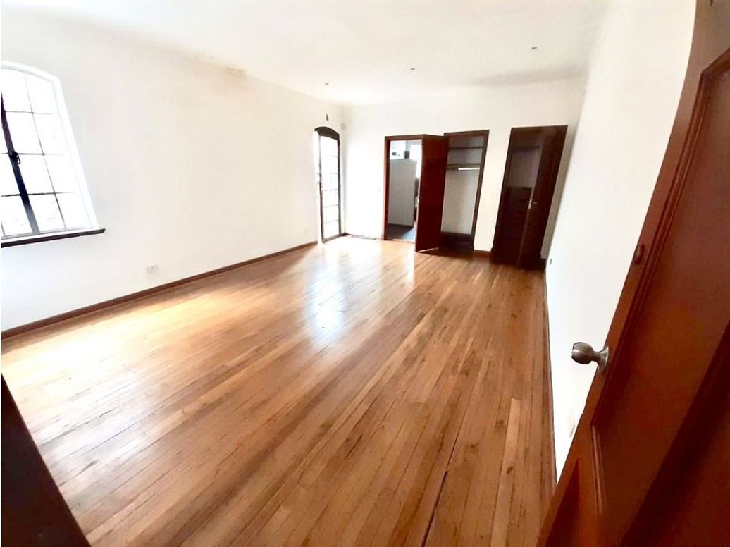 Casa de 7 alcobas en venta en Teusaquillo, Bogotá, 641 m² · foto 13 de 20