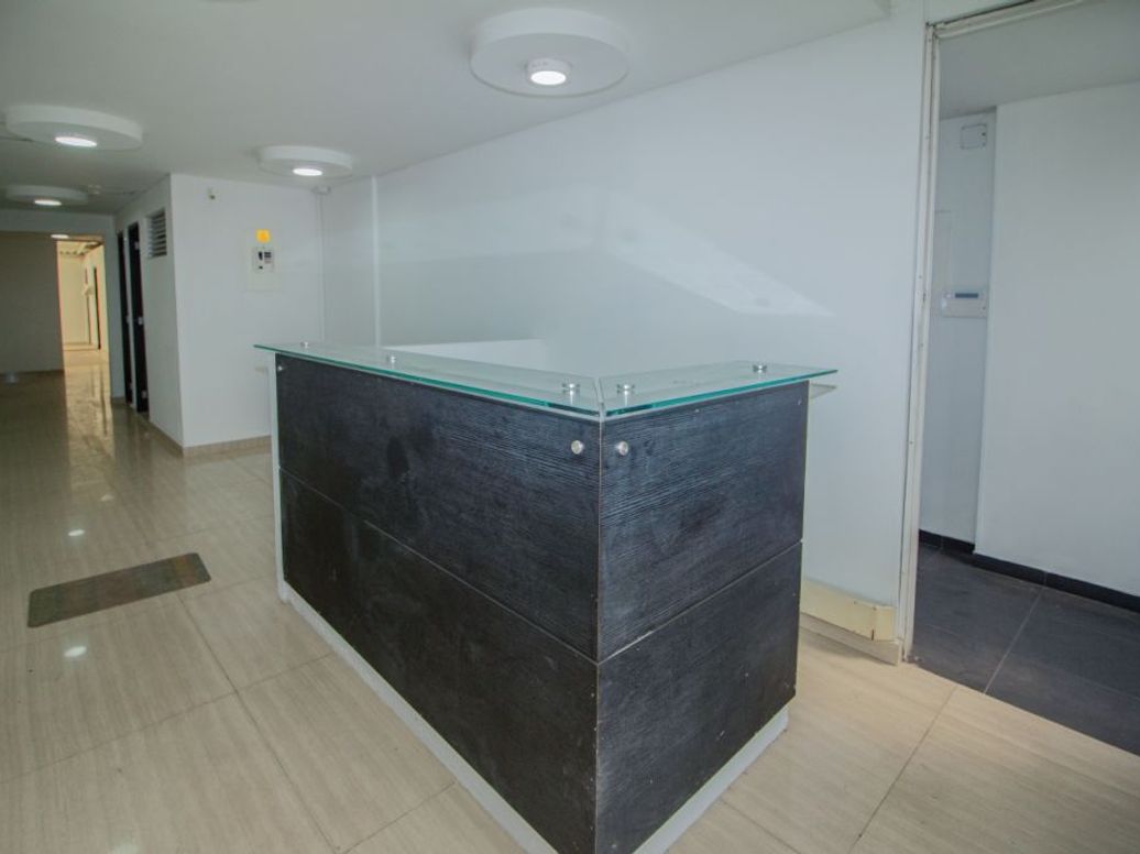 Casa de 8 alcobas en arriendo en Los Andes, Bogotá, 260 m² · foto 2 de 20