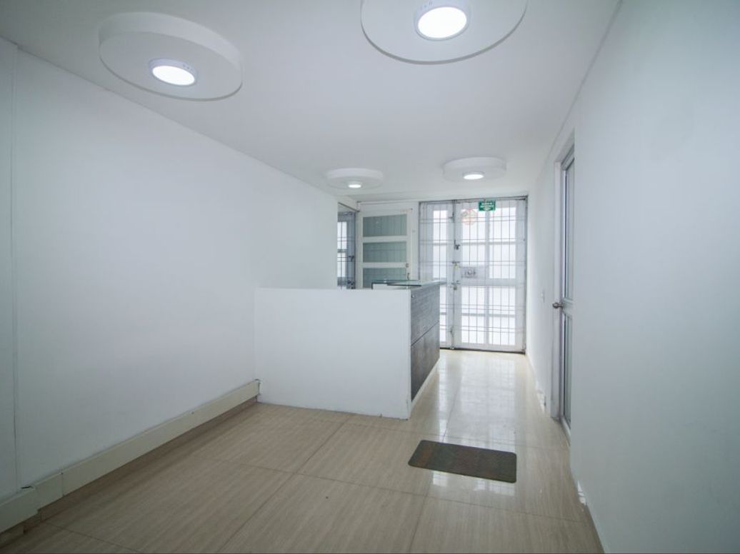 Casa de 8 alcobas en arriendo en Los Andes, Bogotá, 260 m² · foto 3 de 20