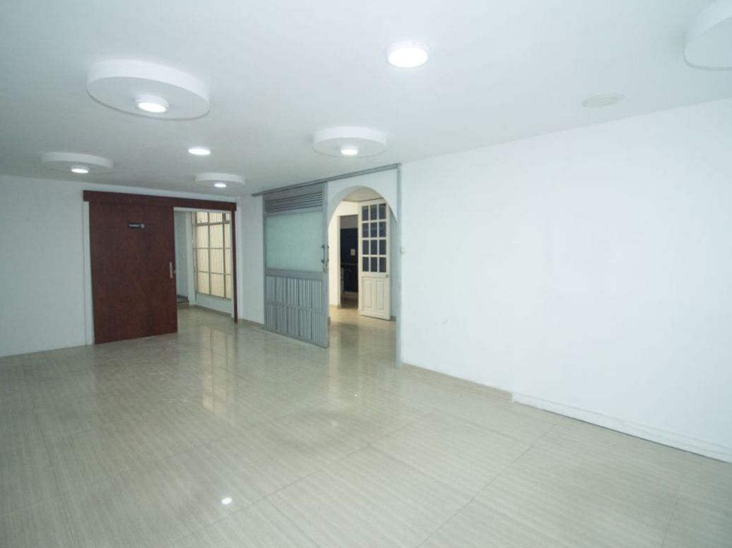 Casa de 8 alcobas en arriendo en Los Andes, Bogotá, 260 m² · foto 13 de 20