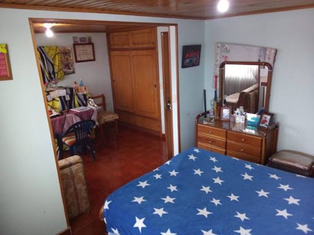 Casa de 4 alcobas en venta en Álamos Norte, Bogotá, 170 m² · foto 2 de 20