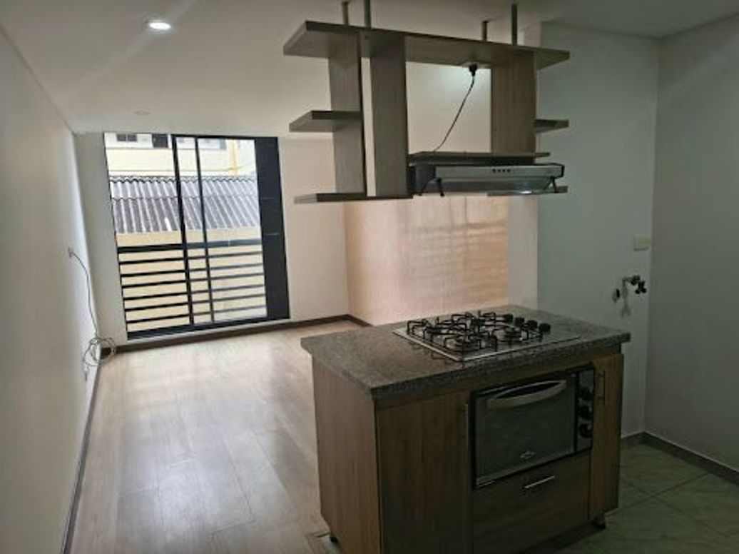 Apartamento de 2 alcobas en venta en Libertador, Bogotá, 49 m² · foto 2 de 13
