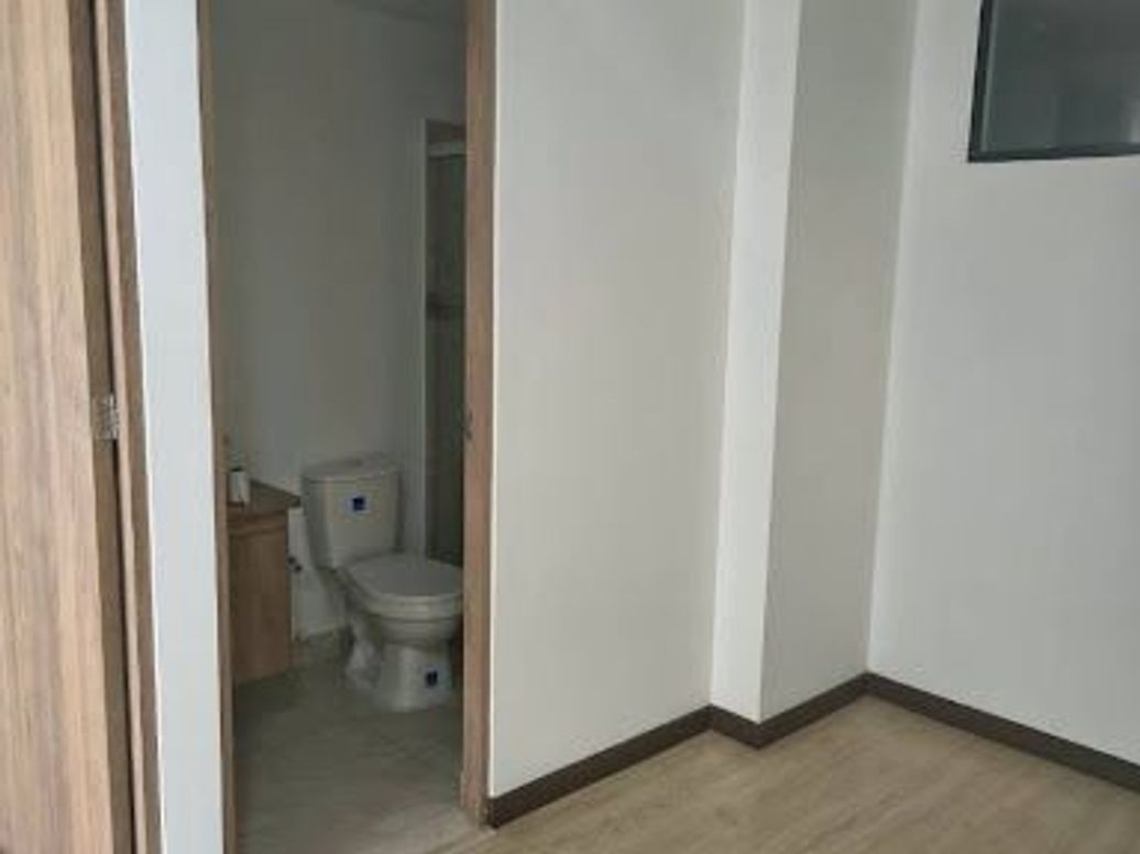 Apartamento de 2 alcobas en venta en Libertador, Bogotá, 49 m² · foto 7 de 13