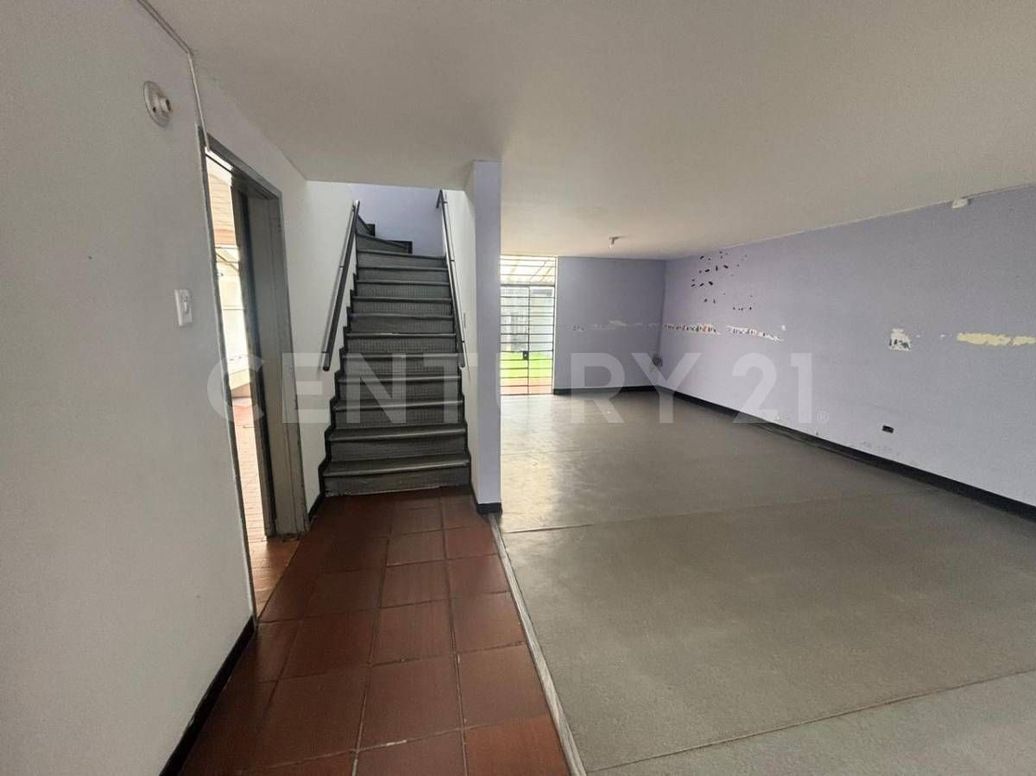Casa de 3 alcobas en venta en San Felipe, Bogotá, 281 m² · foto 3 de 9