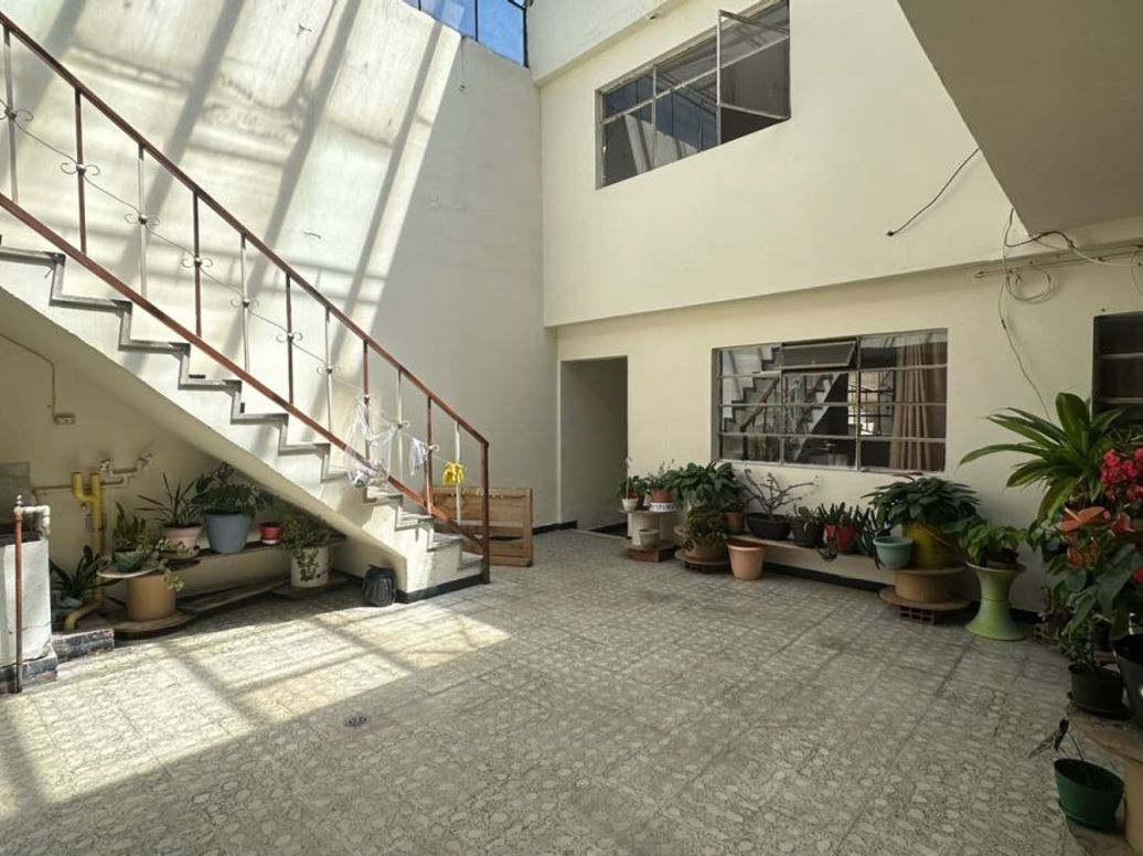 Casa de 6 alcobas en venta en San Joaquín, Bogotá, 334 m² · foto 8 de 20